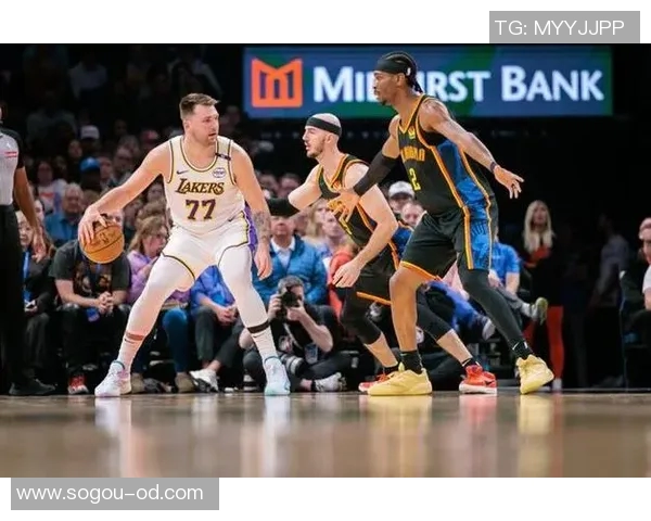 美媒评新赛季季前实力榜雷霆掘金尼克斯位列前三火箭第五湖人第七引关注